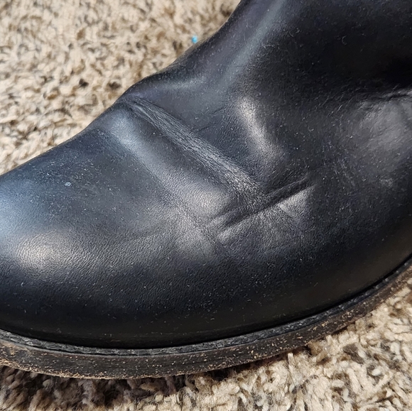 Melissa Button 2 - Picture 8 of 9